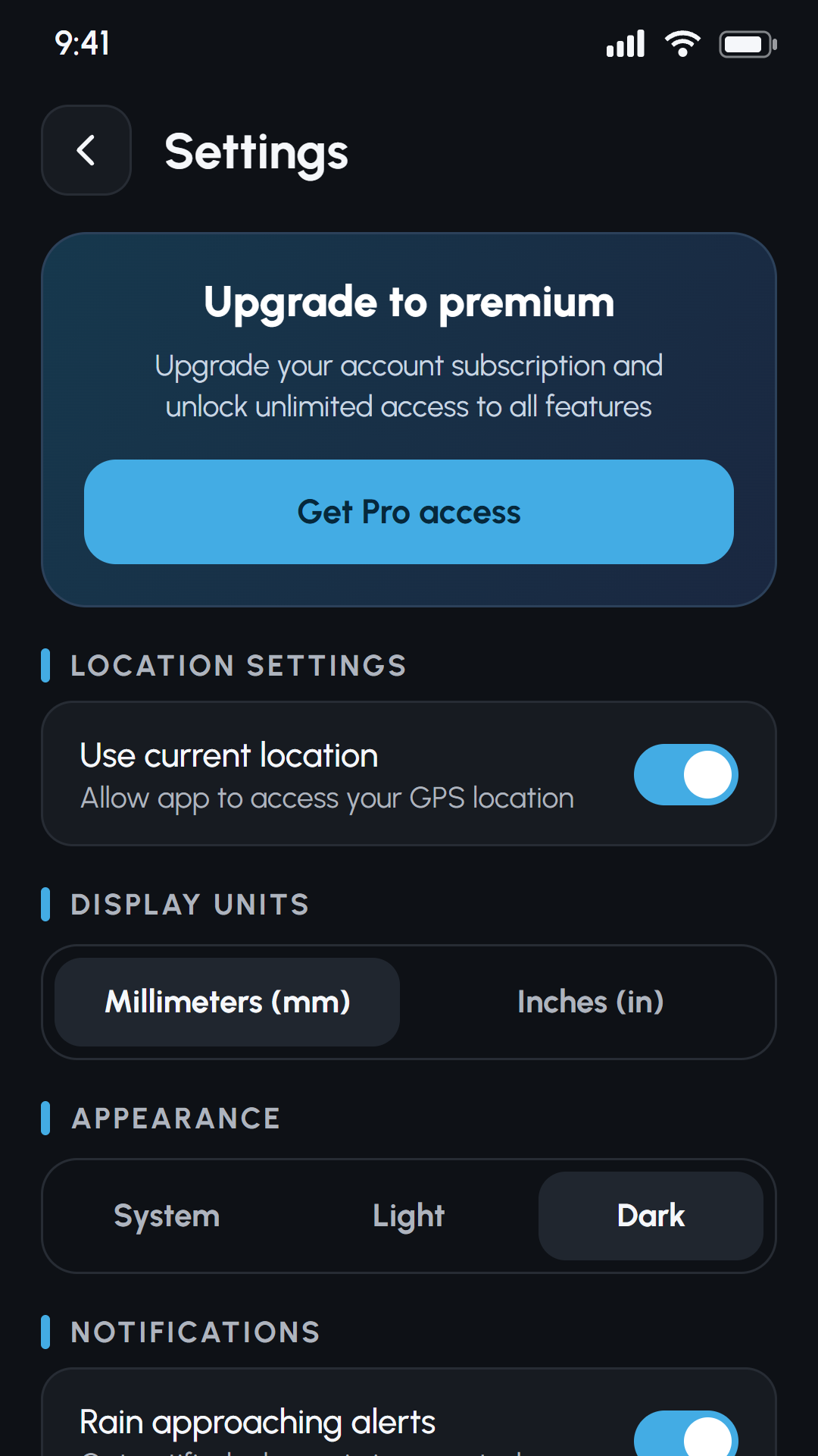 Settings with units, light and dark theme, language, and rain alert toggle